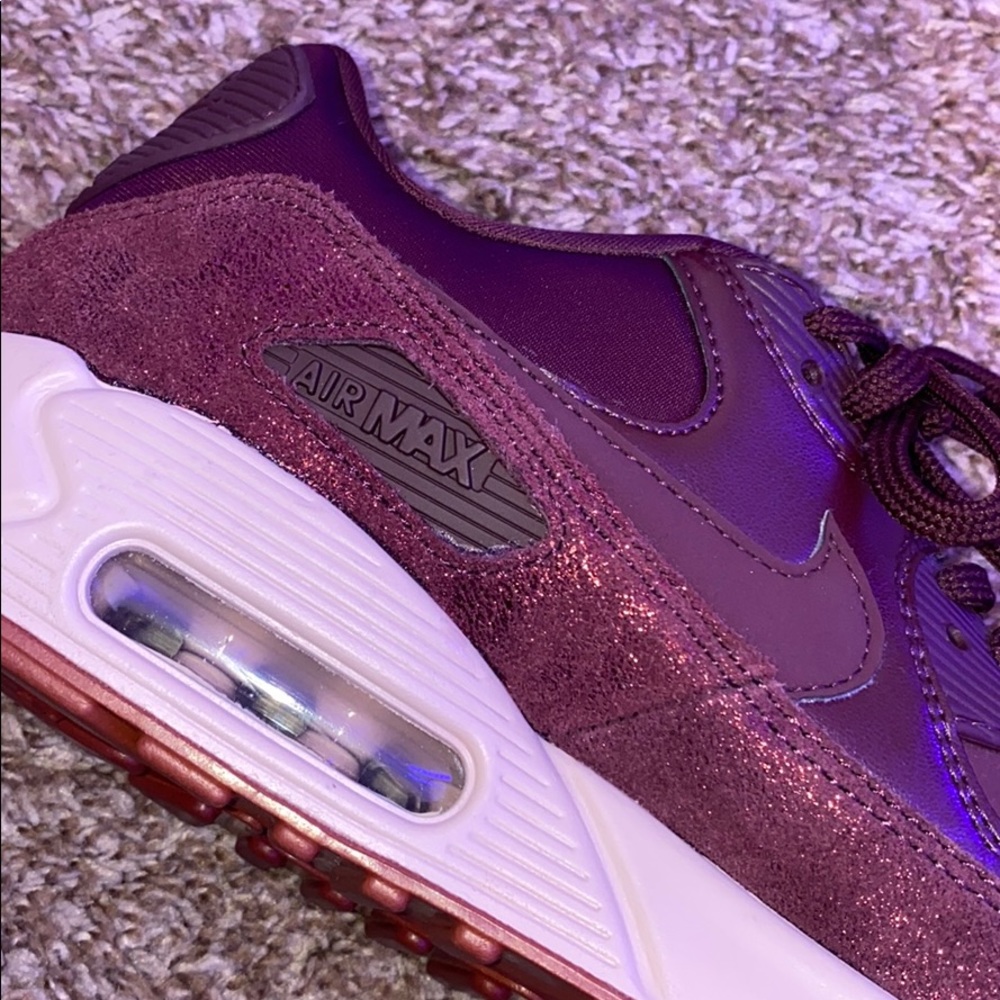 Maroon Nike Shoes in like new condition